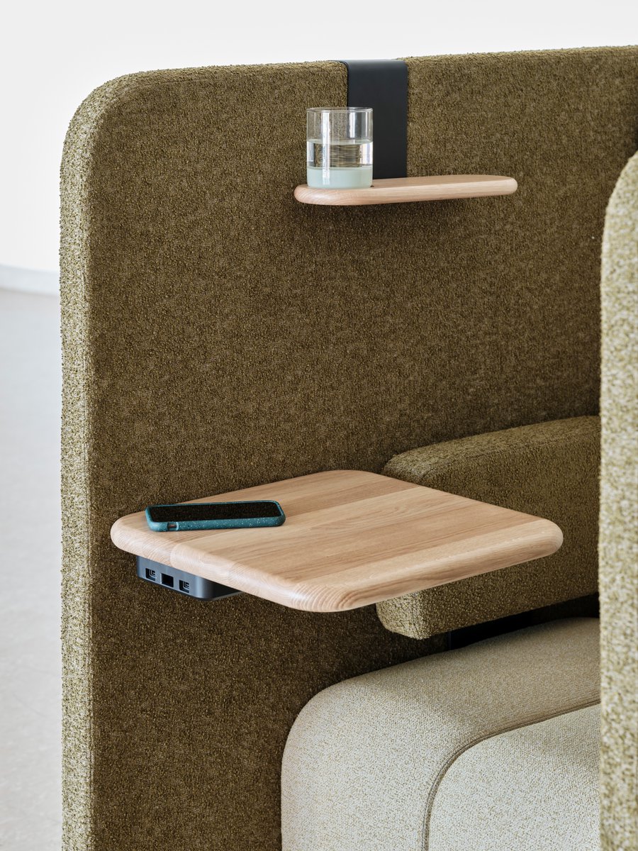Let BOB Solo roam free!
All thanks to the mobile design with wheels, a convenient steel handle and an optional detachable power bank that will charge smartphones wirelessly along with laptops.

Design | Bernstrand &amp; Borselius
Photo | Andrea Papini
Styling | Camilla Gantelius