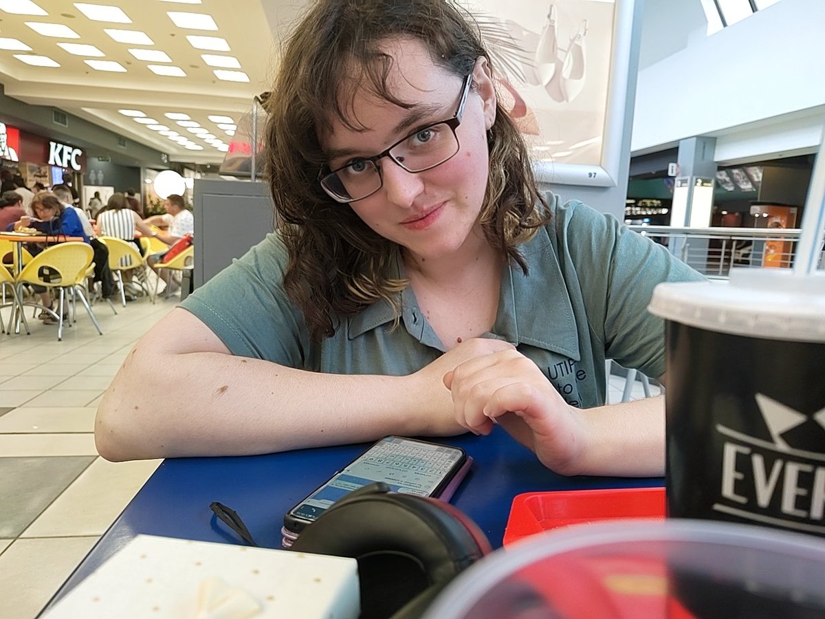 У меня есть хороший большеглазый кисик!