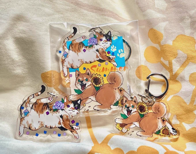 紫陽花猫と向日葵芝犬アクキーめちゃくちゃかわいい一応BOOTHでまだ公開してますが、9月で閉じます 