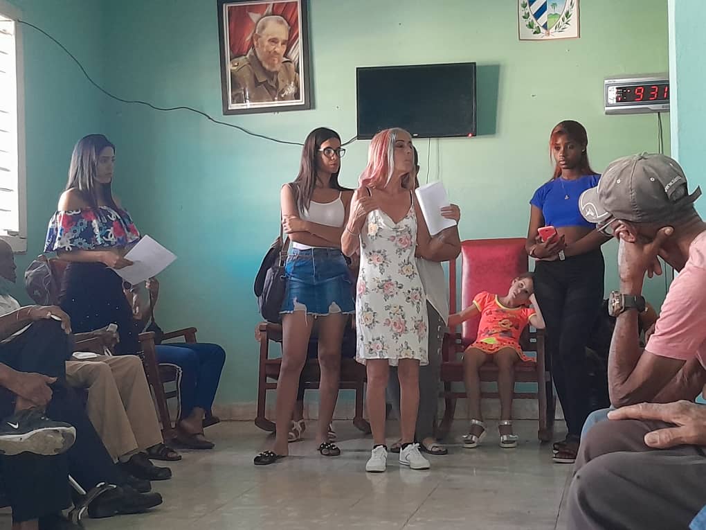 feupalmasoriano's tweet photo. “Los años arrugan la piel, renunciar al entusiasmo arruga el corazón.”

Si de compartir sonrisas se trata, también las compartimos con nuestros jóvenes de la 3era edad pertenecientes a la Casa de Abuelos "Deseos de Vivir" a los que llevamos optimismo y esperanza a esos abuelitos. https://t.co/vbTfhxUVBY