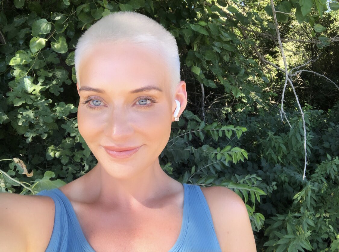 𝔈𝔩𝔦𝔷𝔞 tweet media