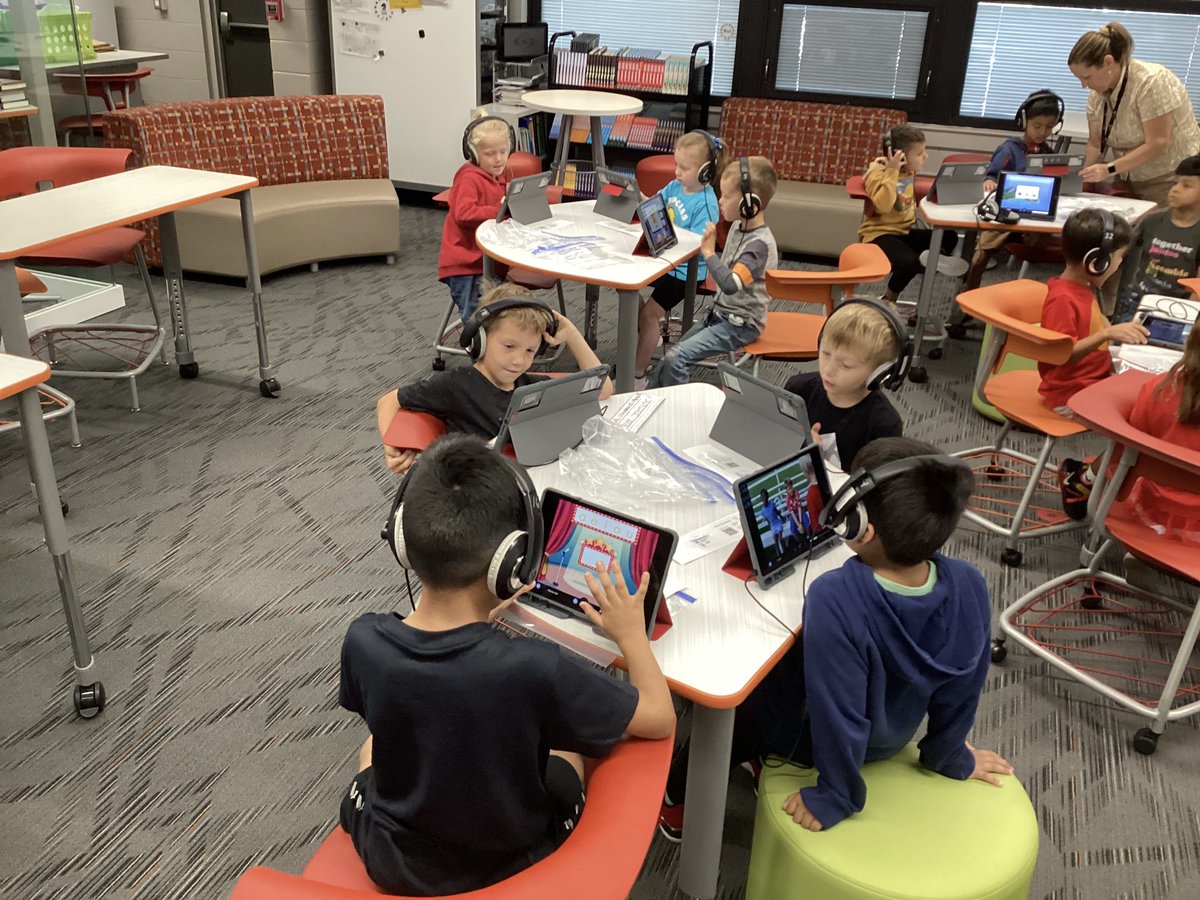 First time logging into #ImagineLearning Great job <a href="/BethThake/">Mrs. Thake</a>’s Kinder Ss!