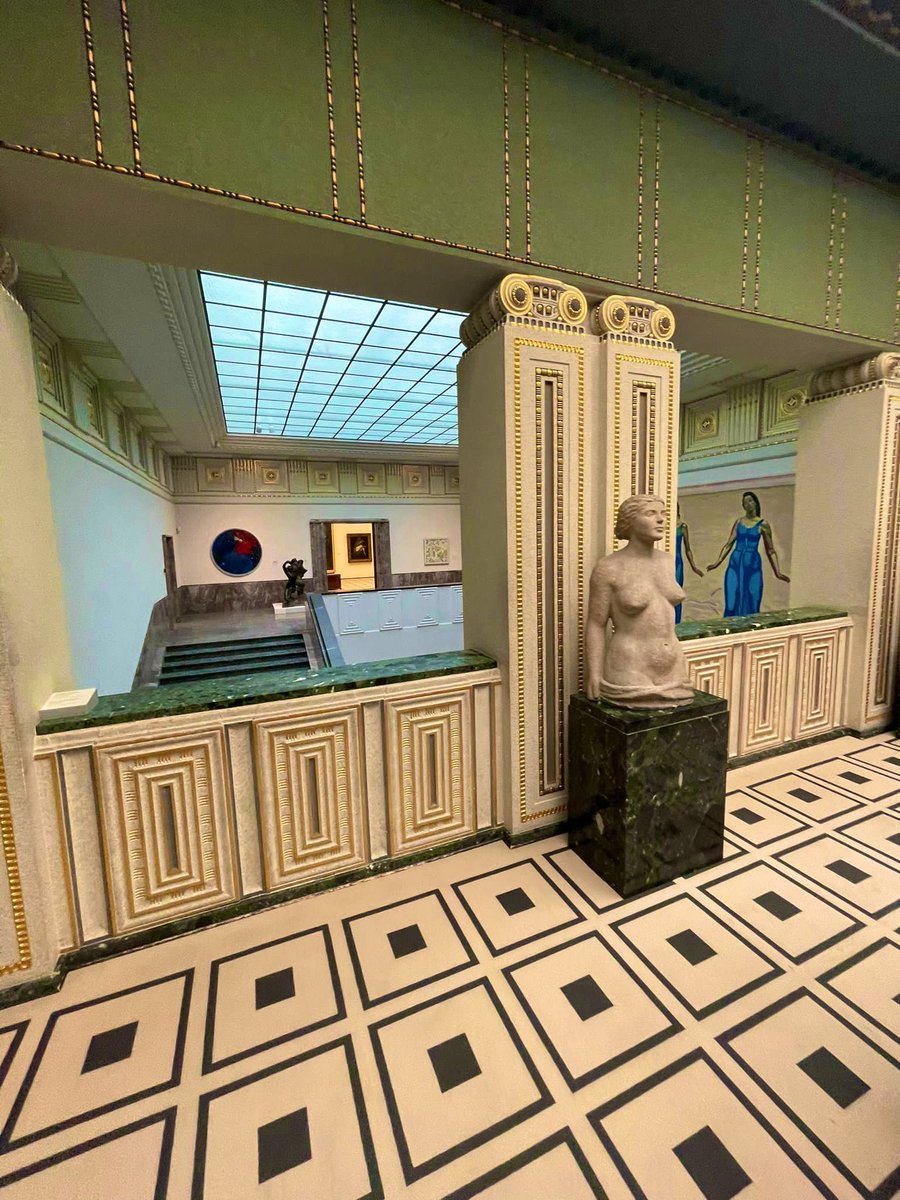 MinervaArmata's tweet photo. Kunsthaus Zürich (progettato da Karl Moser e Robert Curjel e costruito nel 1910)
#Zurigo https://t.co/z9yfN5RfVk