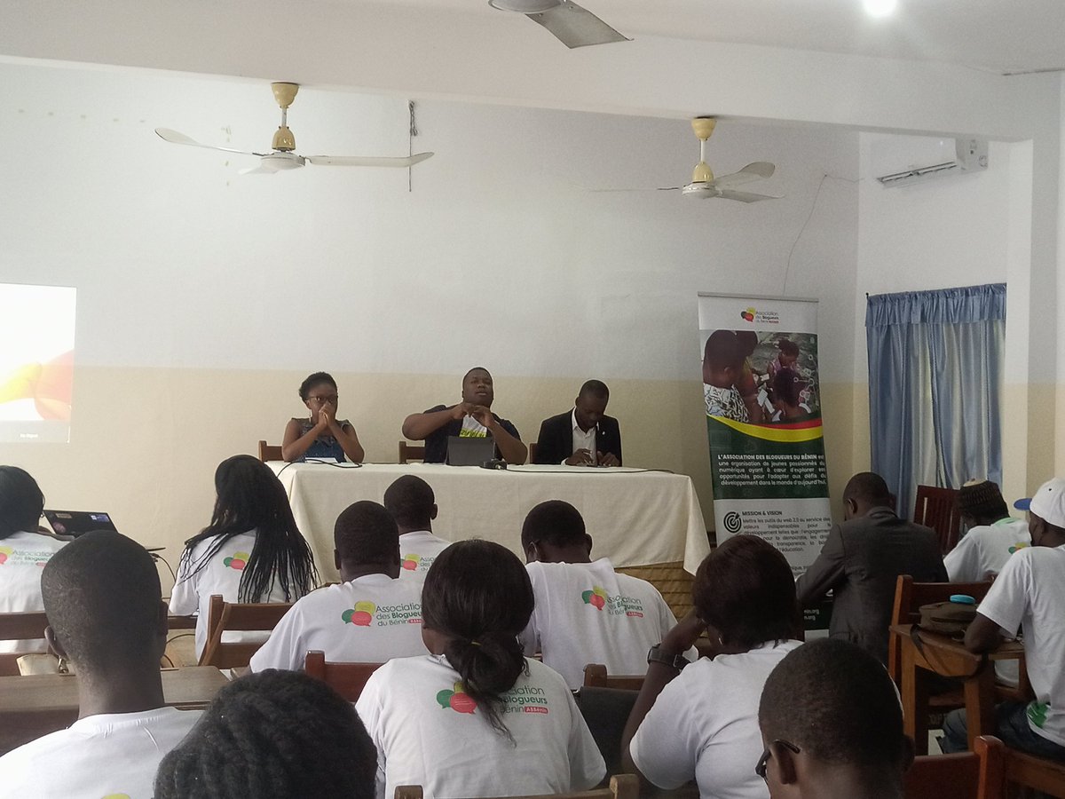 bissi_oke's tweet image. En place pour l&apos;acte ultime clôturant les #72hdublog de l&apos;@ab_benin

Thème : Souveraineté des Etats ouest-africains à l&apos;épreuve du terrorisme.

Avec @EmmanuelGanse @MardocheeMedaho et @LandryAdelakoun