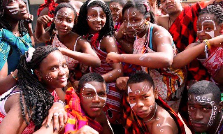 vargas_mimou's tweet photo. Celebramos con júbilo el Día de las y los Afrodescendientes, orgullosos de  nuestras raíces rebeldes, seguimos trabajando por un mundo de inclusión y respeto.

Que nuestra voz nunca se apague, por la justicia, la igualdad y la Paz. #TrabajoEnEquipo @NicolasMaduro https://t.co/rmJHx9zRIq