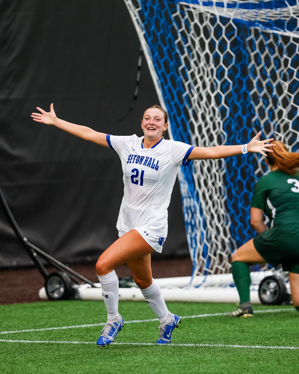 NCAASoccer's tweet photo. #NCAASoccer Women's Top Shots of the Week ⚽️📸 https://t.co/6p0aOtJya8