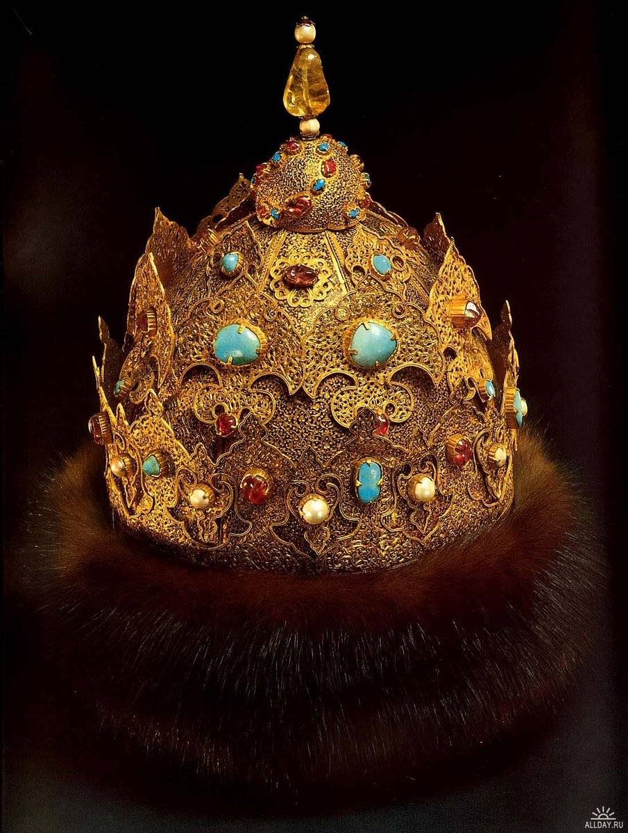 archaeologyart's tweet photo. The Kazan Crown, once owned by Ivan the Terrible. Medium: Gold with pearls, turquoise, and garnet stones. Russia, 1533. Collection: Kremlin Museums. https://t.co/J9QV7jatJz