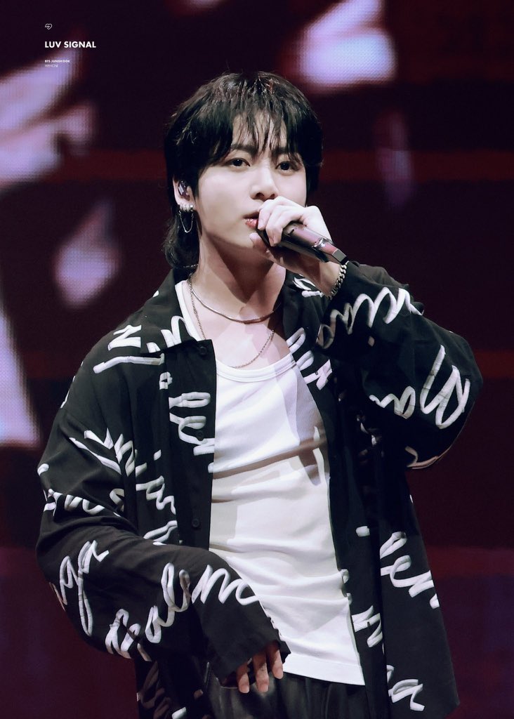 ThCooky97's tweet photo. Luôn là lời chúc đó, chúc cục cưng của em mọi điều tốt đẹp nhất. Năm nay anh bé solo đại thành công nha 💜💜💜 
HAPPY BIRTHDAY JUNGKOOK 

#GiantPopStarJKDay
#OurBestFriendJungkook
#WithJKEveryday
#OurForeverArtistJK
#LovingJungkookRight
#WeBelieveInJungkook 
#JungkookDay https://t.co/lMpbtcQS5r