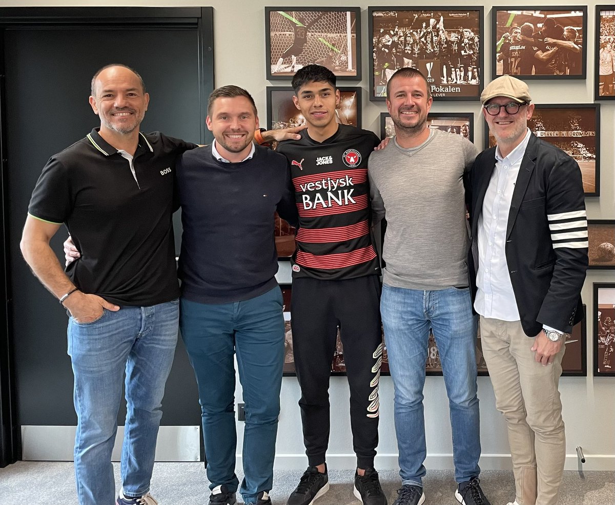 Midtjylland complete deal to sign Dario Osorio from Club Universidad de Chile, signed and sealed today 🇩🇰🇨🇱