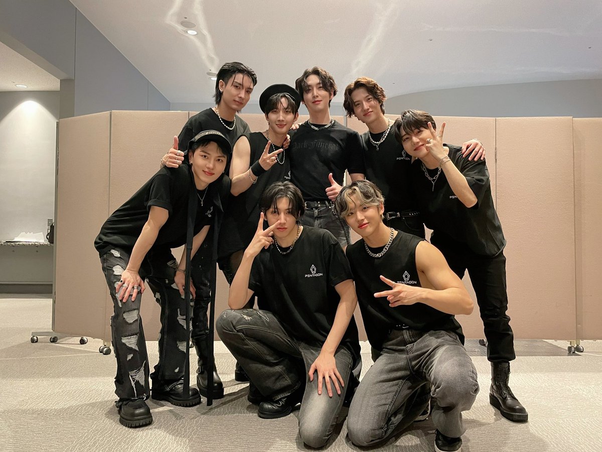 CUBE_PTG's tweet photo. [📸] 230831 @ 『2023 PENTAGON CONCERT～Summer Vacation ”PADO”～』 DAY 2

유니버스와 함께여서 더욱 빛났던 순간 ✨
유니버스의 사랑을 듬뿍 받은 이틀 동안 정말 행복했습니다! 💙
앞으로��� 펜타곤과 오래오래 파도처럼 이 사랑을 이어가요 🌊

#펜타곤 #PENTAGON
#PADO https://t.co/ymduma2GLm