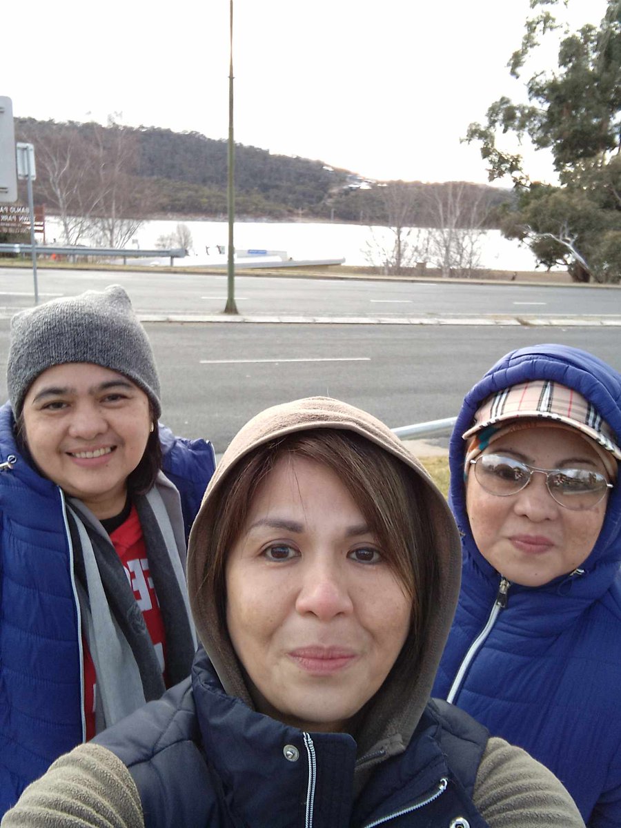 Baadaaash's tweet photo. Parang dati lang pinapanood mo lang ung mga lugar sa biyahe ni drew tsaka sa mga travel documentaries ngayon nanjan ka na. 🥰💙🇦🇺  Sobrang happy ako para sayo mama. Kahit na ang labo mo magpadala ng picture 😂 hahahaha! See you soon! 🤗 https://t.co/b86EeReNW9