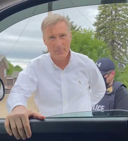 Dave8988's tweet photo. @MaximeBernier #DONOTCOMPLY #Nepasseconformer
#PPCstrongandfree https://t.co/0tgidrnE2X