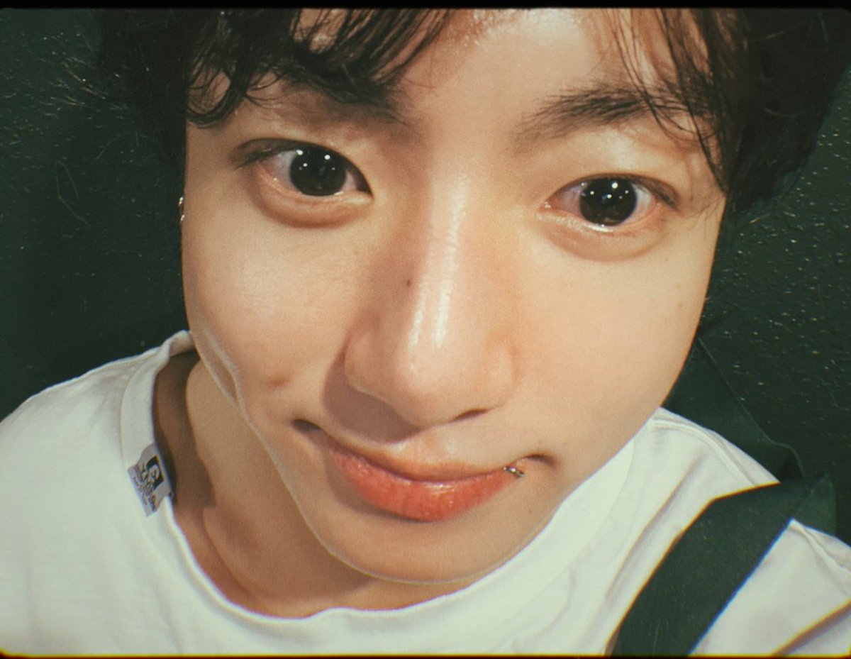 dilftaejoon_'s tweet photo. Happy birthday to the most beautiful and CUTEST person alive @BTS_twt jungkook 💗💞 https://t.co/sIKxFBMZwE
