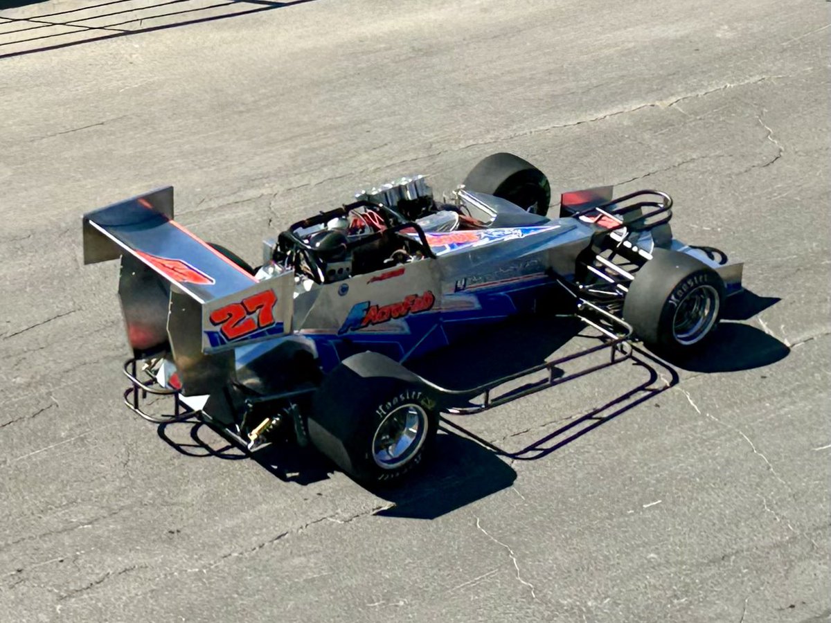 OswegoSpeedway's tweet photo. Aric Iosue takes to the track with the Bodnar built No. 27. His best lap now a 16.457. #SteelPalace #BudClassicWeek67 https://t.co/wskZcTktc9