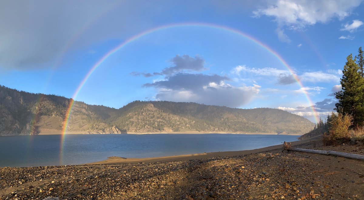 Ever wonder what the treasure is at the end of a rainbow? Lake Roosevelt is the treasure!!!🌈
