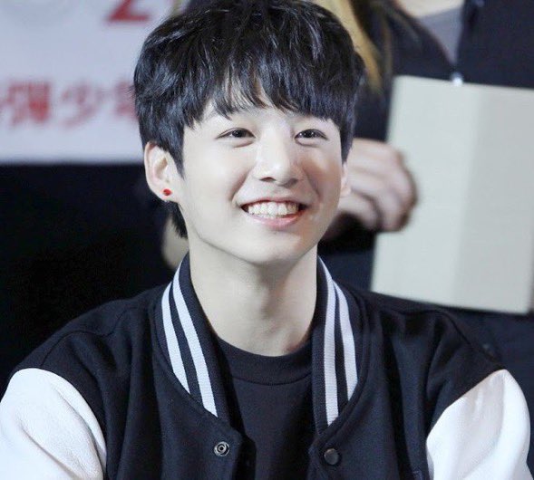 Yellowtrixie7's tweet photo. Happy birthday Jungkook🥳🎂
May your future be as beautiful and bright as your face.
#HappyBirthdayJungkook 
#Junkookday https://t.co/okHdx100Fc
