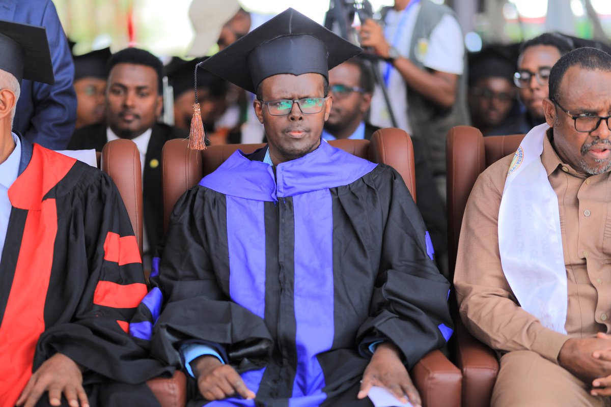 UniofHargeisa's tweet photo. The vice president of Somaliland and high-profile delegates from the government attended the 2023 University of Hargeisa graduation ceremony. #congrats_UoH
#Graduation_Ceremony https://t.co/68xKCZVY1E