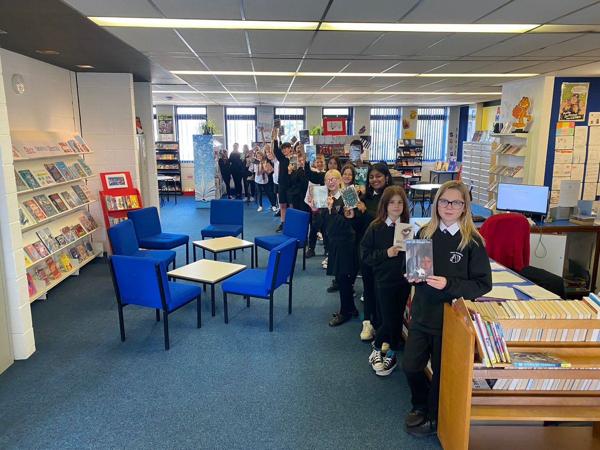 1K1 spent their english period learning the library ropes! Taking their ABCs to a new level📚🔤