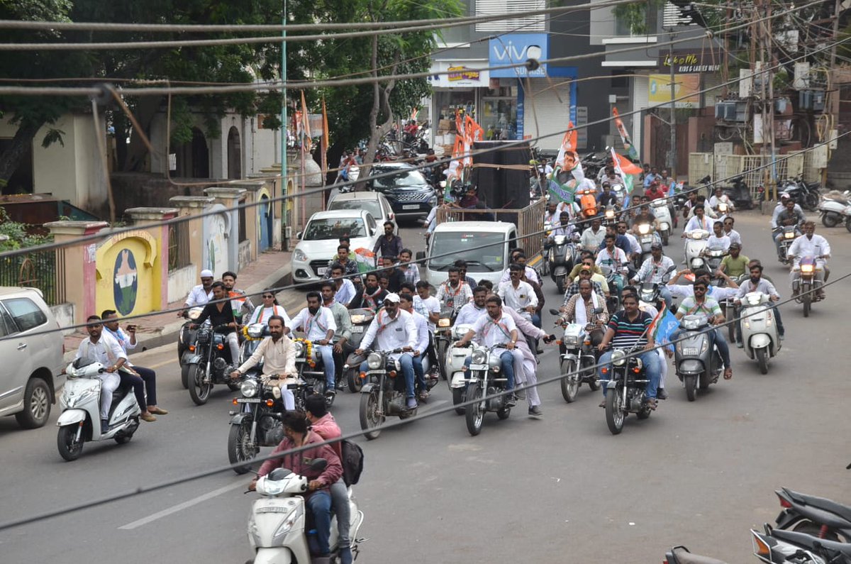 shaktisinhgohil's tweet photo. जामनगर में आयोजित बाइक रैली में  कांग्रेस पार्टी की छात्र इकाई @NSUIGujarat और युवा कांग्रेस @IYCGujarat के साथियों के साथ। https://t.co/ESSSOWvMyP