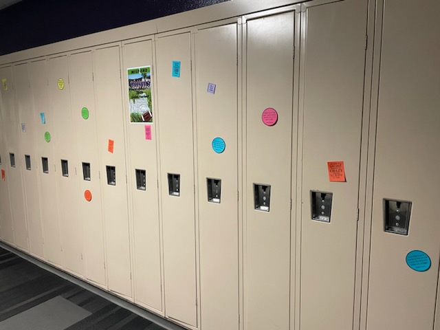 MilfordEagles's tweet photo. Inspiring #Milfordsoar Eagles sprinkled kindness like confetti with words of inspiration as our school year is well underway! #BeKind #GoMakeADifference #BetheChange https://t.co/YzQgZMymyc