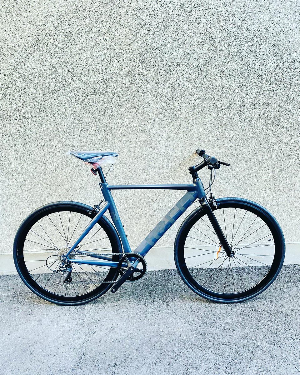 amigosbikes's tweet photo. ストリートブランド「tern」の
Rip完成！
まとめて契約してるので、結構安くで展示できるようになりました！
89000円＋税10%
↓
79000円＋税5%！
#アミーゴス
#アミーゴスバイクス
#中古自転車
#tern
#Rip
#ターン
#アミーゴス食堂
#子ども食堂
#クロスバイク
#大阪
#自転車
#ウーバーイーツ
#買い取り https://t.co/Bpsn36eLjp