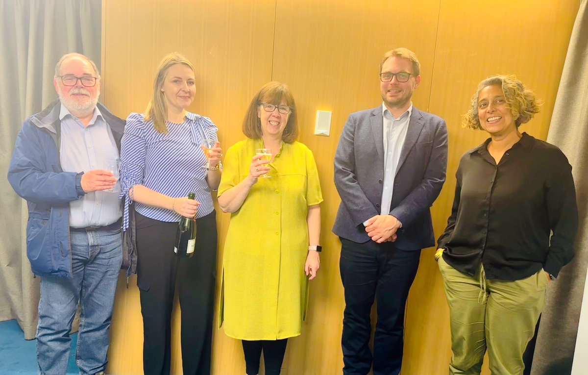 We are thrilled to announce our new Dr on campus, Dr Bernadette Cairns! Her work on Head Teacher Supervision is already making a significant impact across Scotland… and beyond. Well done <a href="/Bernade27300176/">Bernadette</a> ⭐️👏🏼🍾 Thank you to examiners Anita Soni &amp; Iain Moore.