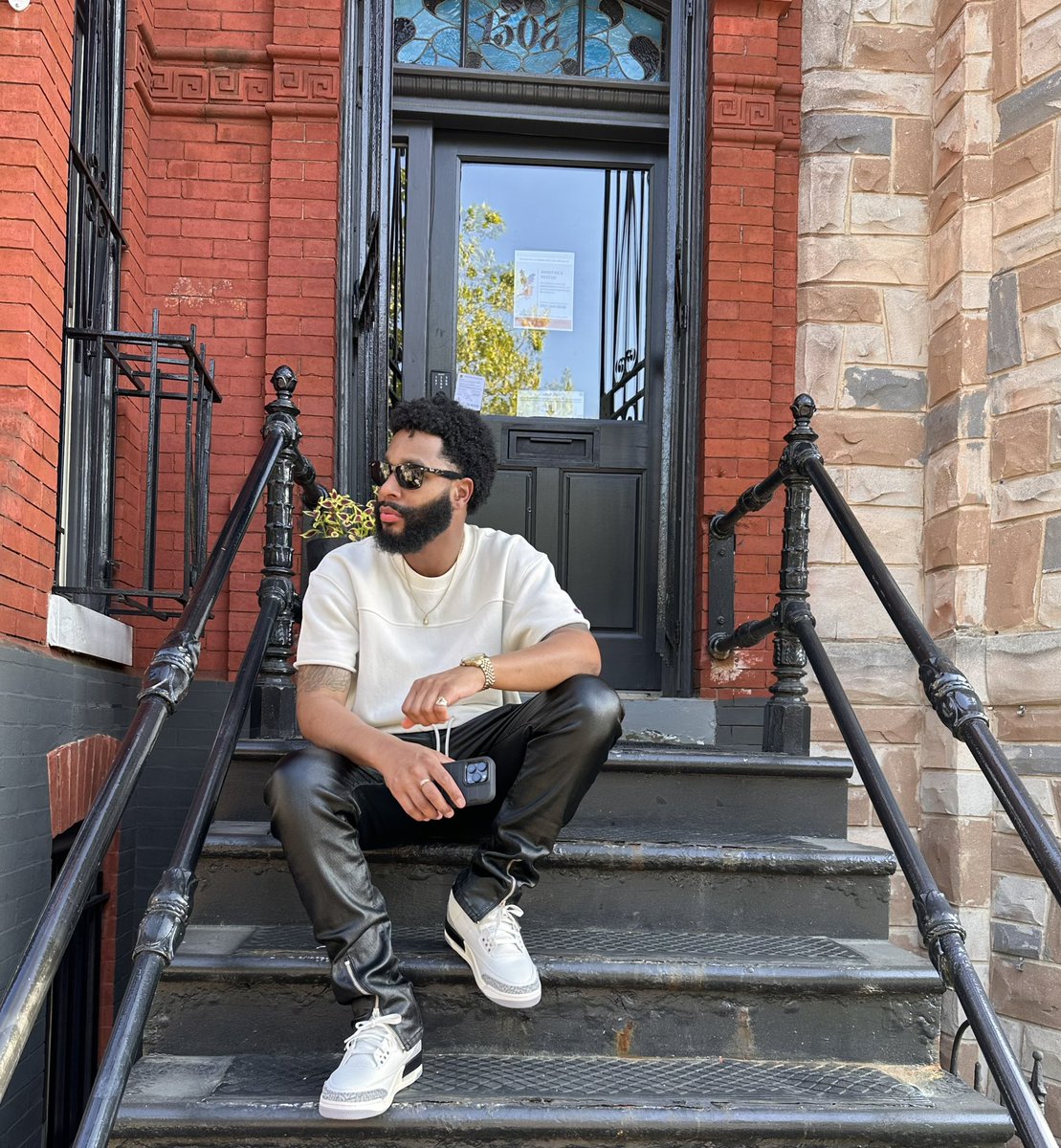 2Two_Nice's tweet image. Away but still at home…

#MyKicksAreDope