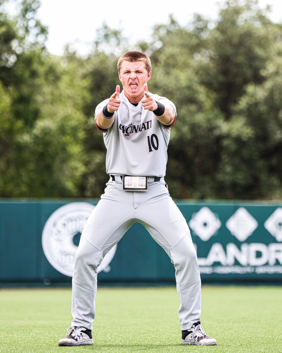 GoBearcatsBASE's tweet photo. Happy Birthday, @coleharting! 🎂

#Bearcats https://t.co/VR5l8YLGaT