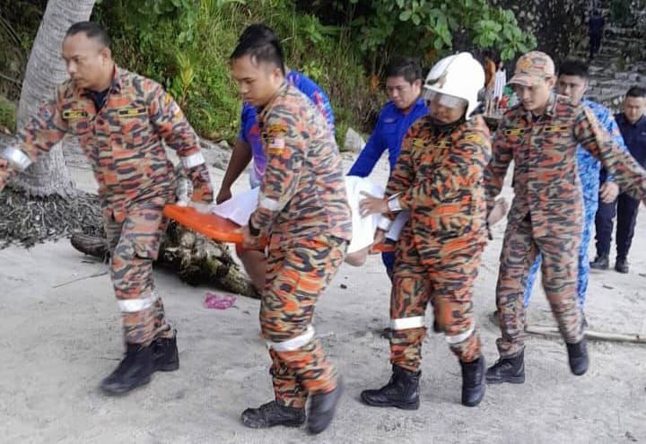Bapa lemas lepas cuba selamatkan anak

Georgetown: Kegembiraan tiga beranak menghabiskan cuti Hari Kebangsaan dengan berkelah di tepi Pantai Miami, Jalan Batu Feringgi di sini, bertukar tragedi.

Dalam kejadian itu, Haryadi Salleh, 43, yang berasal dari Jitra, Kedah dikatakan