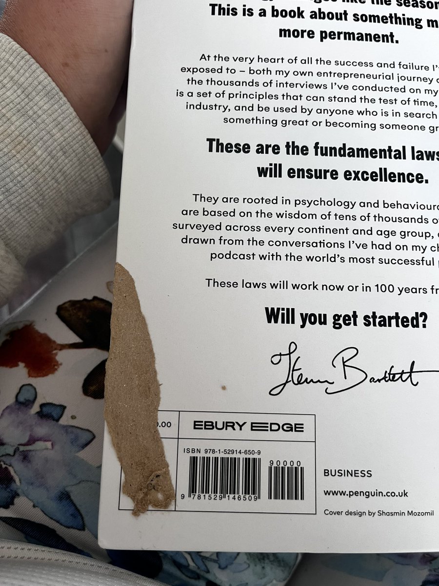 mandimobell's tweet photo. @StevenBartlett I’ve just received your book. But look what Amazon has done! Ruined from the packaging, the glue from the seal on the cardboard packaging is well and truly stuck. Surely that deserves to win one of your gold copies. Pweezzzz 😂😂 can’t wait to read it!!! https://t.co/KCSFS0RmcW
