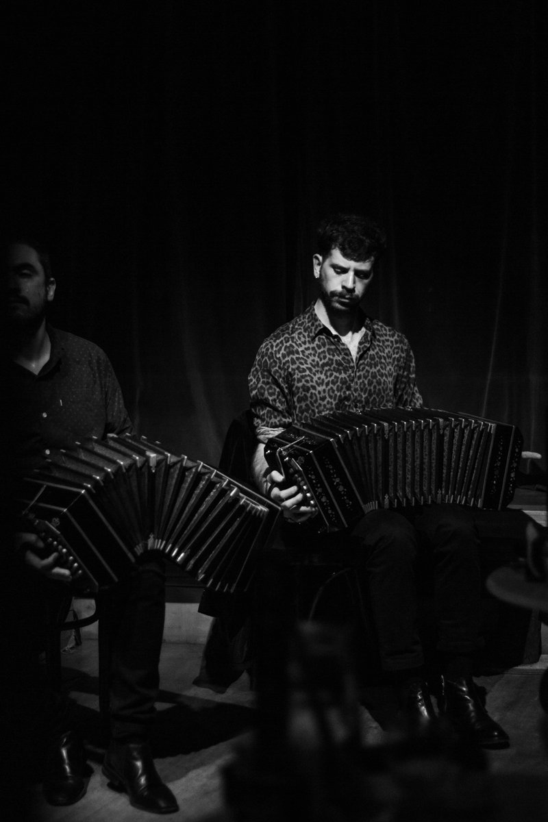 Volvemos a Pista Urbana todos los martes de septiembre y octubre para presentar nuestro nuevo disco. 21 hs en Chacabuco 874, San Telmo. Anticipadas con descuento en tinyurl.com/martesdeastill…