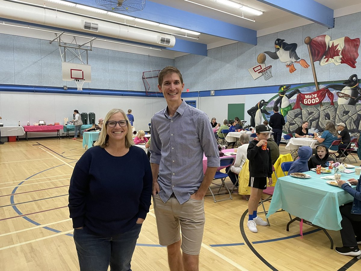 Dave Eberwein (@daveweberwein) on Twitter photo When we talk about schools being about our community, it is examples like this when the town of Sidney comes out to support its school. What a great way to start the school year <a href="/SD63Sidney/">Sidney Elementary</a> Elementary! When we talk about schools being about our community, it is examples like this when the town of Sidney comes out to support its school. What a great way to start the school year <a href="/SD63Sidney/">Sidney Elementary</a> Elementary!