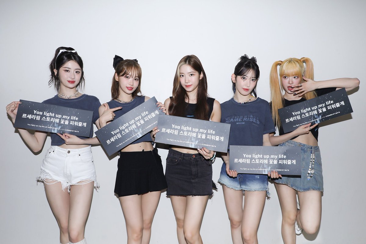 ルセラ最高~❕
機材席確保したのおとといで気持ちの準備できてなかったけどもう感動😭💕

本当に最高の1日だったlesserafim大好きありがとう👍✨

#lesserafim #FLAME_RISES #FLAME_RISES_IN_JAPAN