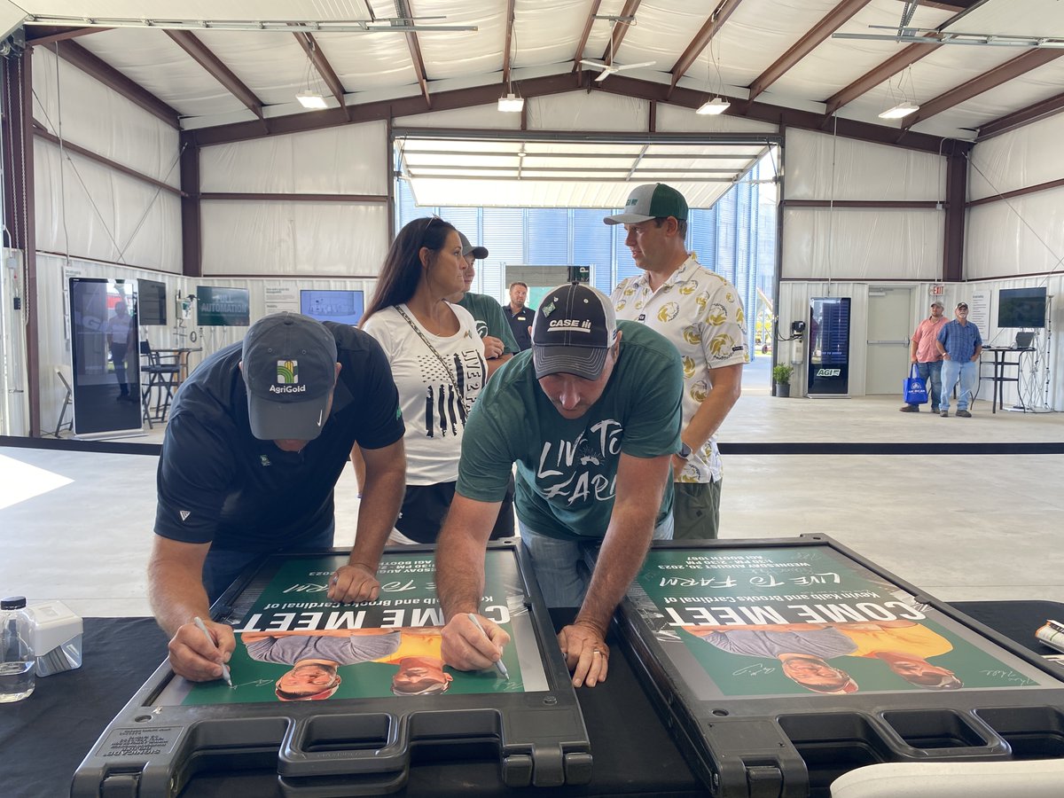 Giving fans like AGI's Bev Staniland what they want: a signed baseball card with family farm stats! 

The autograph session with <a href="/LiveToFarm/">Live To Farm</a>'s <a href="/bigyieldscorn/">Kalb Farms</a> and <a href="/BrooksCardinal/">Brooks Cardinal</a> &amp; their families brought show fans into the booth at the <a href="/FPShow/">Farm Progress Show</a>. 

#AGIatFPS #FPS23