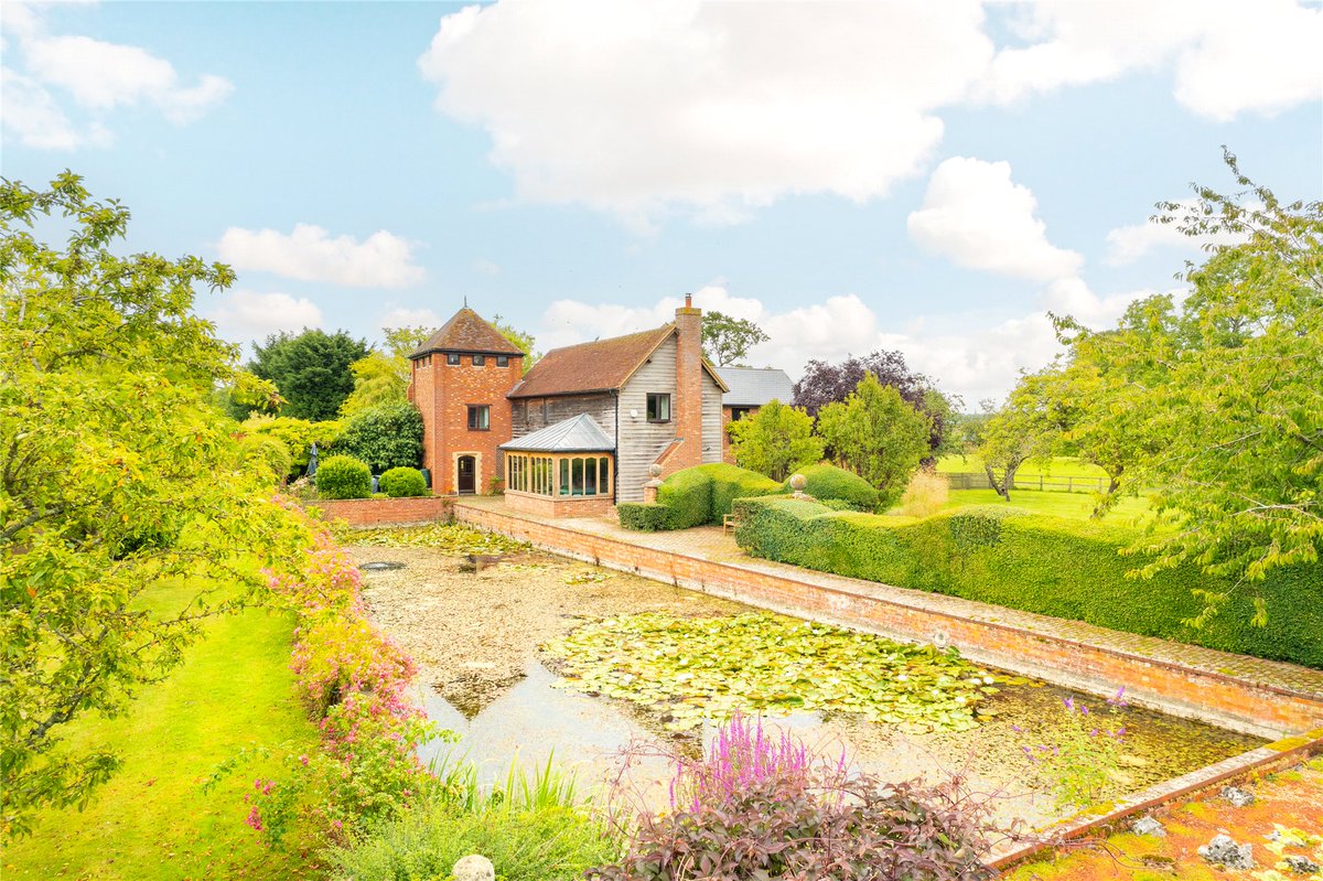 The Granary | North Crawley, Buckinghamshire 🌿

A Grade II listed, four-bedroom converted former grain barn with outbuildings, a double garage, extensive parking and approximately 6.27 acres of gardens and paddocks with rural views 🌱

Find out more > ow.ly/FOTM50PG4uX
