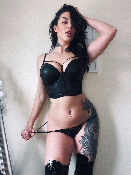 You should check out @nikitacaslida! She's waiting to make you hers 😏 https://t.co/vWdJcnhCza<a class="tags" href="/tag/nikitacaslida">@nikitacaslida</a>