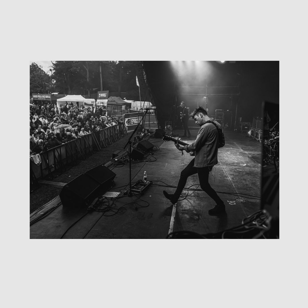 whosmolly's tweet photo. Festival season ✌🏻⚡️ https://t.co/zkl7sXfYqr