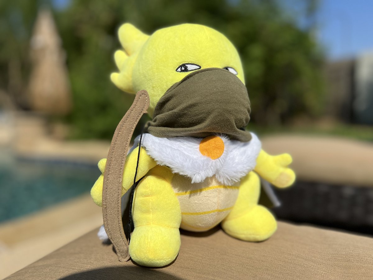 heroplush's tweet image. 👀🏹 Yuki&apos;s mastered the side-eye game, and now armed with a bow, you really best stay on her good side! Keep an eye out, world – it’s always the cute ones you have to look out for! 😄🎀 #KoboldPlush #HeroPlush