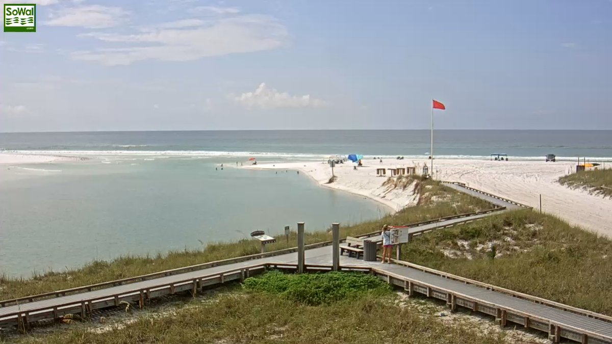 Happy Thursday! SWFD lifeguards will be flying single red flags for high surf hazards and dangerous rip currents on August 31. 🚩🌊

While the water may appear calmer today, please still use extreme caution. Know your limits and remember #KneeDeepIsTooDeep.