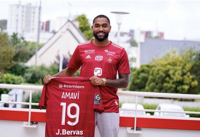 GuillaumeTarpi's tweet photo. ✍🏼 Officiel Jordan Amavi est prêté à Brest jusqu’à la fin de la saison. #TeamOM https://t.co/emIKDzuocg