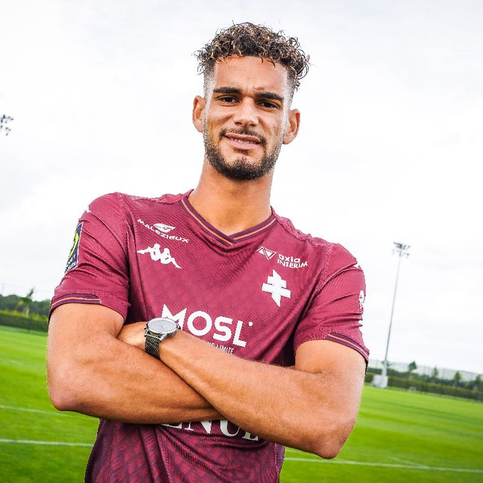 Algeria_FC's tweet photo. 🇩🇿🦊 Kevin Van Den Kerkhof ➡️ 🇫🇷 FC Metz

✍️ The 27-year old Algerian right-back signed a 3 year contract with the Ligue 1 side ! #TeamDZ https://t.co/eFN2f0cPeT