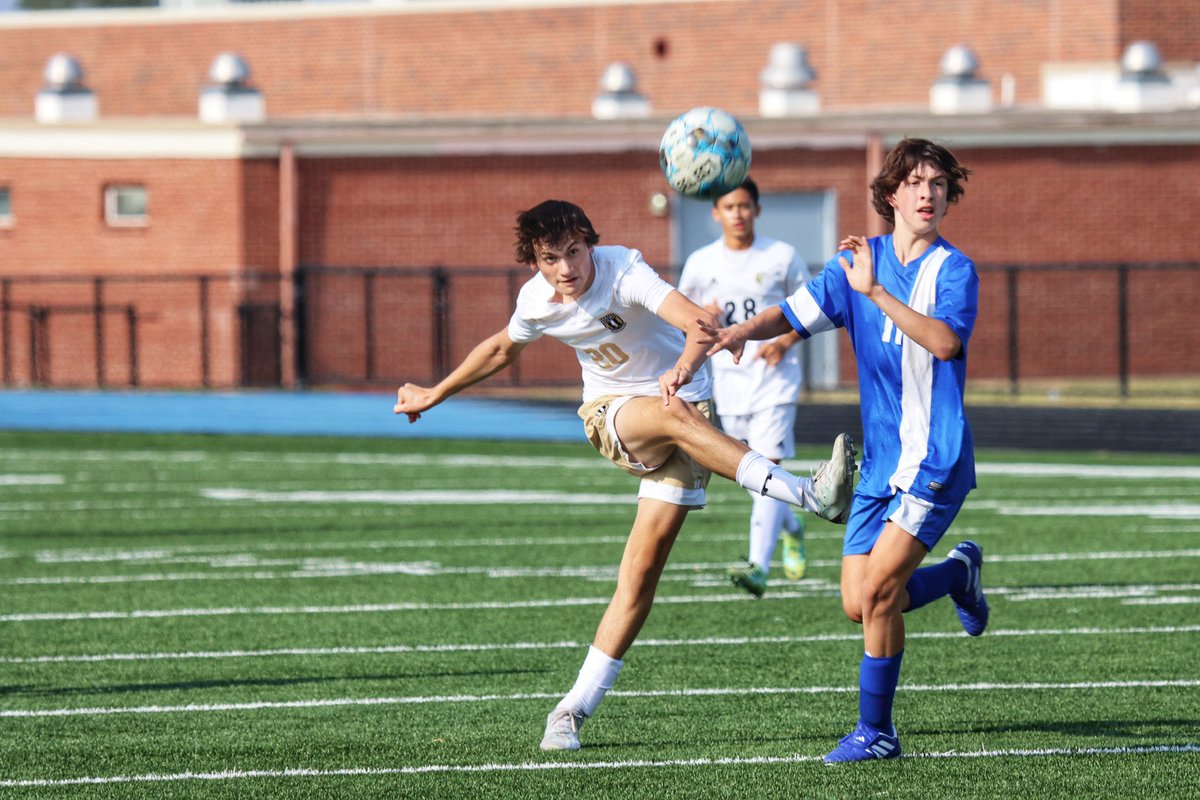 Gameday!! Maize South is back on the road tonight for a match against the Emporia Hornets @ Emporia. Come out and support the guys as we look to go 2-0 on the season! JV at 4:30pm followed by Varsity at 6:15pm. 🤘🏼⚽️ #MaizeSouthSoccer
