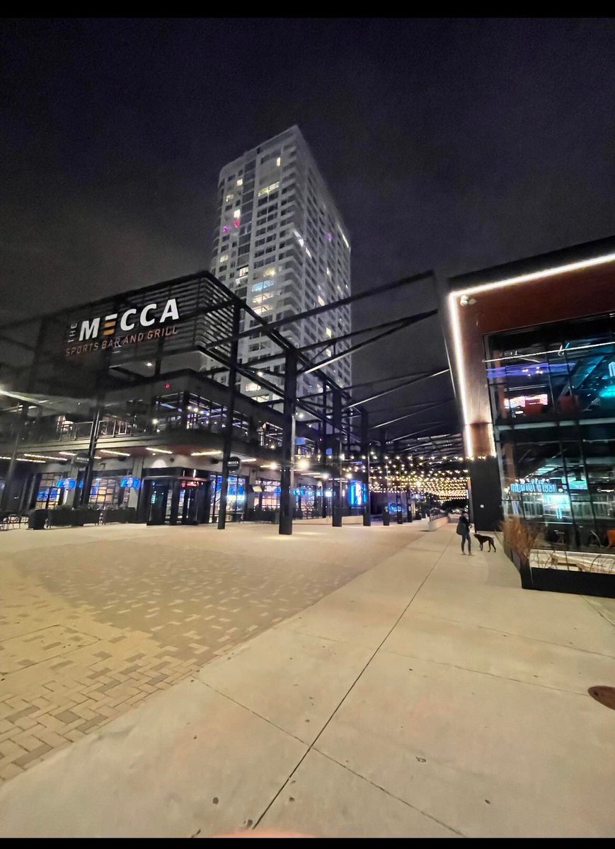 The Mecca is a friendly neighborhood restaurant right outside the Moderne! The best sports bar and grill area that features a 42 foot HD screen. It is the place to be on game day! Tag your sport buddies in the comments below! #LPC #Youbelonghere