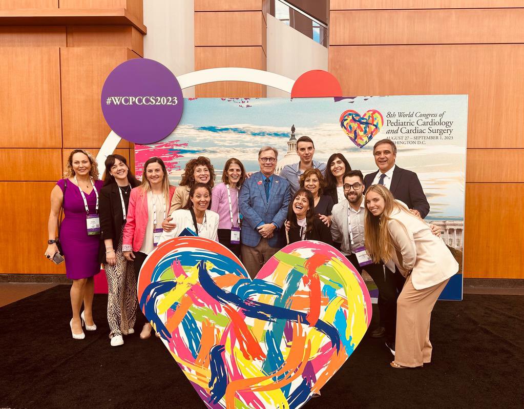 ElsoLatam's tweet photo. Miembros de la #ELSOLatam asistieron y expusieron sus posters esta semana en el Congreso @8thWCPCCS2023 en Washington, DC. 🫀
Estamos muy orgullosos de ellos👏🏻🙌🏻
#ELSOLATAM #ECMO #WCPCCS2023 https://t.co/B45JGjox4Q