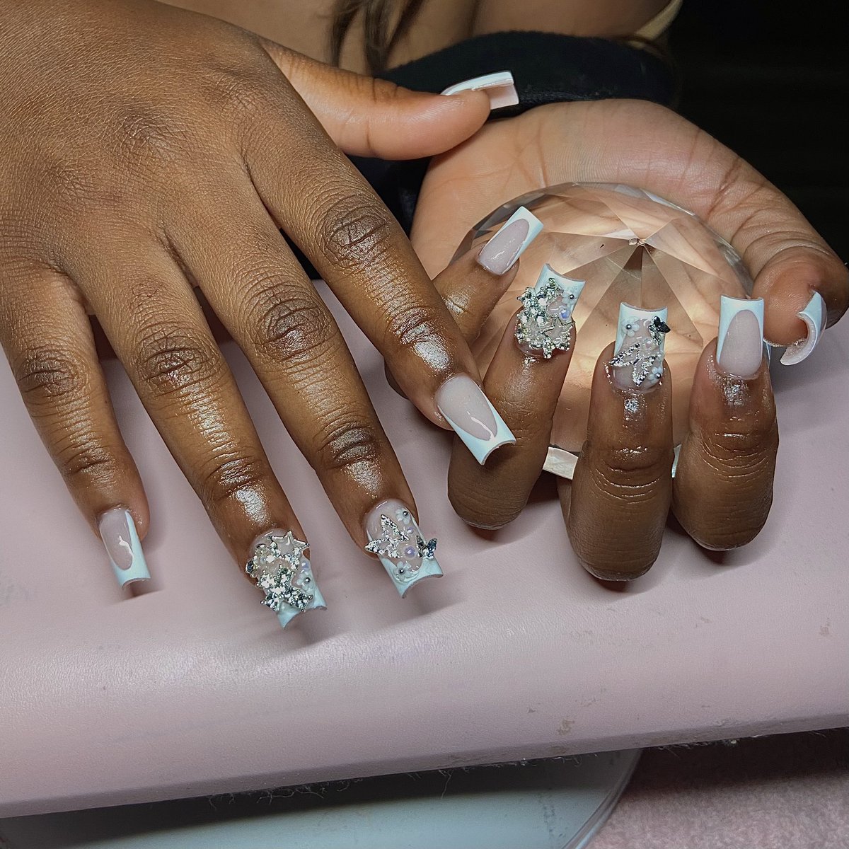 wahala_'s tweet photo. i don’t normally post nails on here but i actually went crazy😮‍💨😮‍💨 fwm fr

📍SAN ANTONIO/UTSA https://t.co/8lKFucEd2G