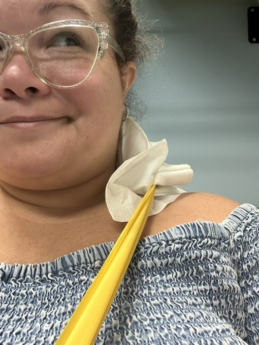 Therapy day! https://t.co/iDoj8Siqaw<a href="/tag/throne"class="tags"><span>#throne</span></a>