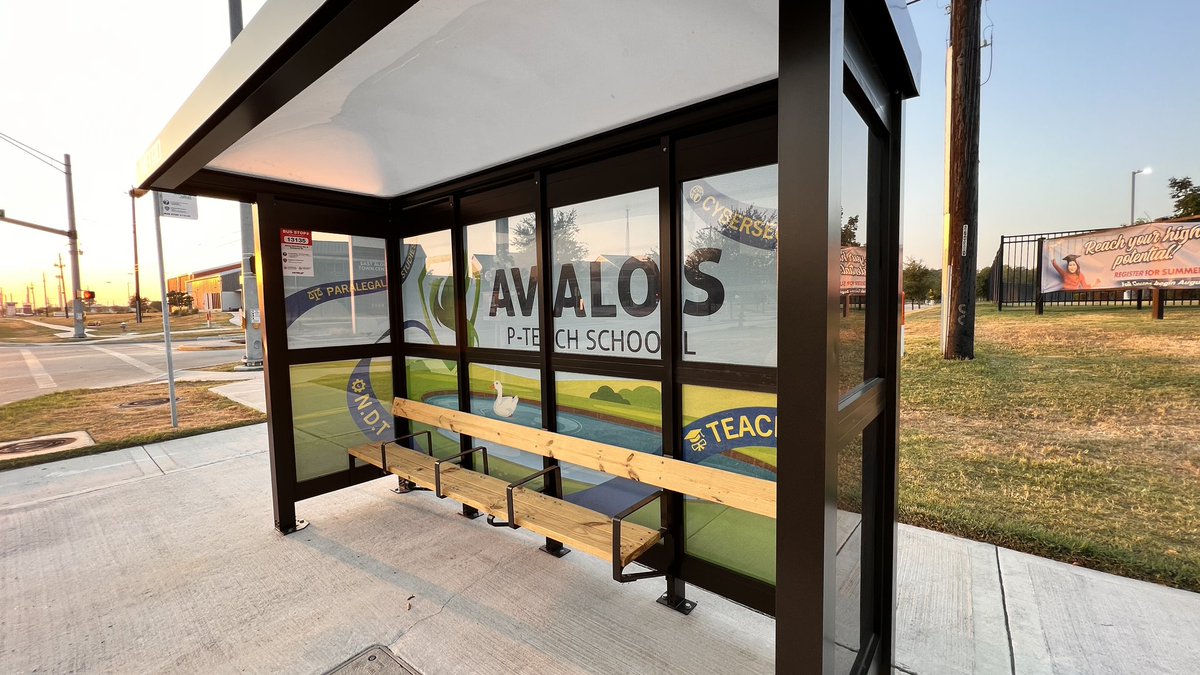 🥁🥁🥁 Congratulations @AvalosPTECH winning artwork has been installed @METROHouston bus shelter! I love the celebration of campus pride. Integration of visuals that represent @AldineArt & @AldineCTE!! @StephenHeady @htxartteacher @drgoffney @adbustil @GabySierraEdu