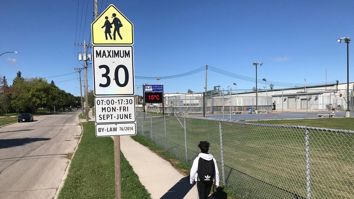 Slow down around schools.  Motorists are reminded that reduced speed limits in school zones are back in effect beginning September 1.

#JustSlowDown #WPSTraffic

legacy.winnipeg.ca/publicworks/tr…