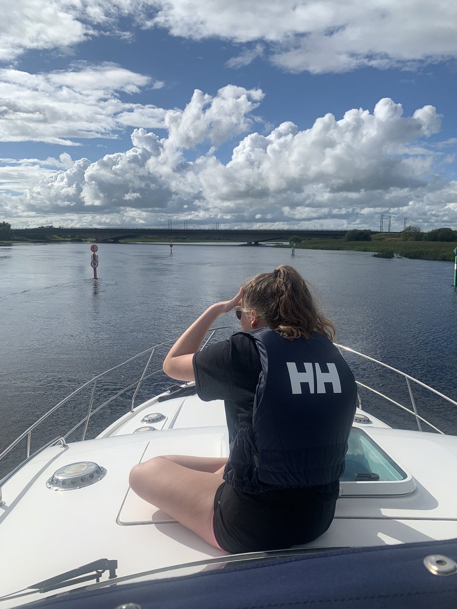 SLCruisers's tweet photo. The River Shannon is 224 miles long (360KM) making it the longest river in Ireland. We will assist you in navigating your perfect route and ensure even your youngest crew member understands their role on the boat. ⚓️ >>> https://t.co/ROOy6eC7IX.

#offer #booknow #ireland https://t.co/ZSyQ9XGgOI