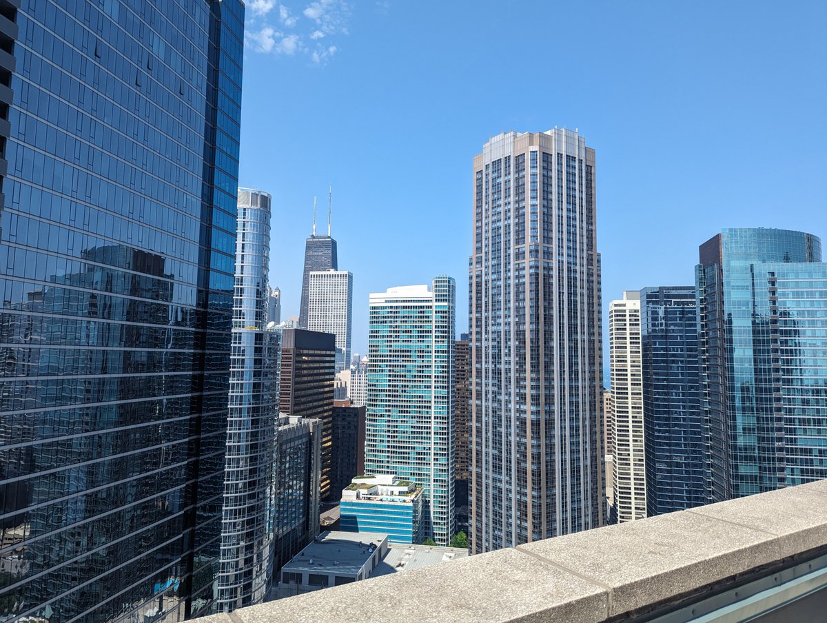 Cityfront Place tweet media